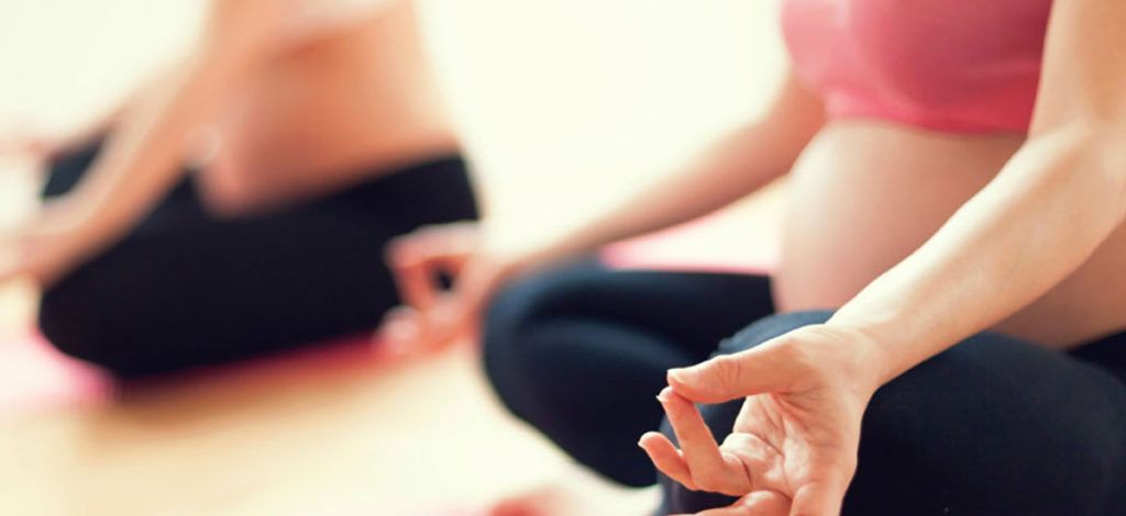 kundalini joga w ciąży - wszystko co powinnaś wiedzieć o praktyce jogi w okresie prenatalnym.